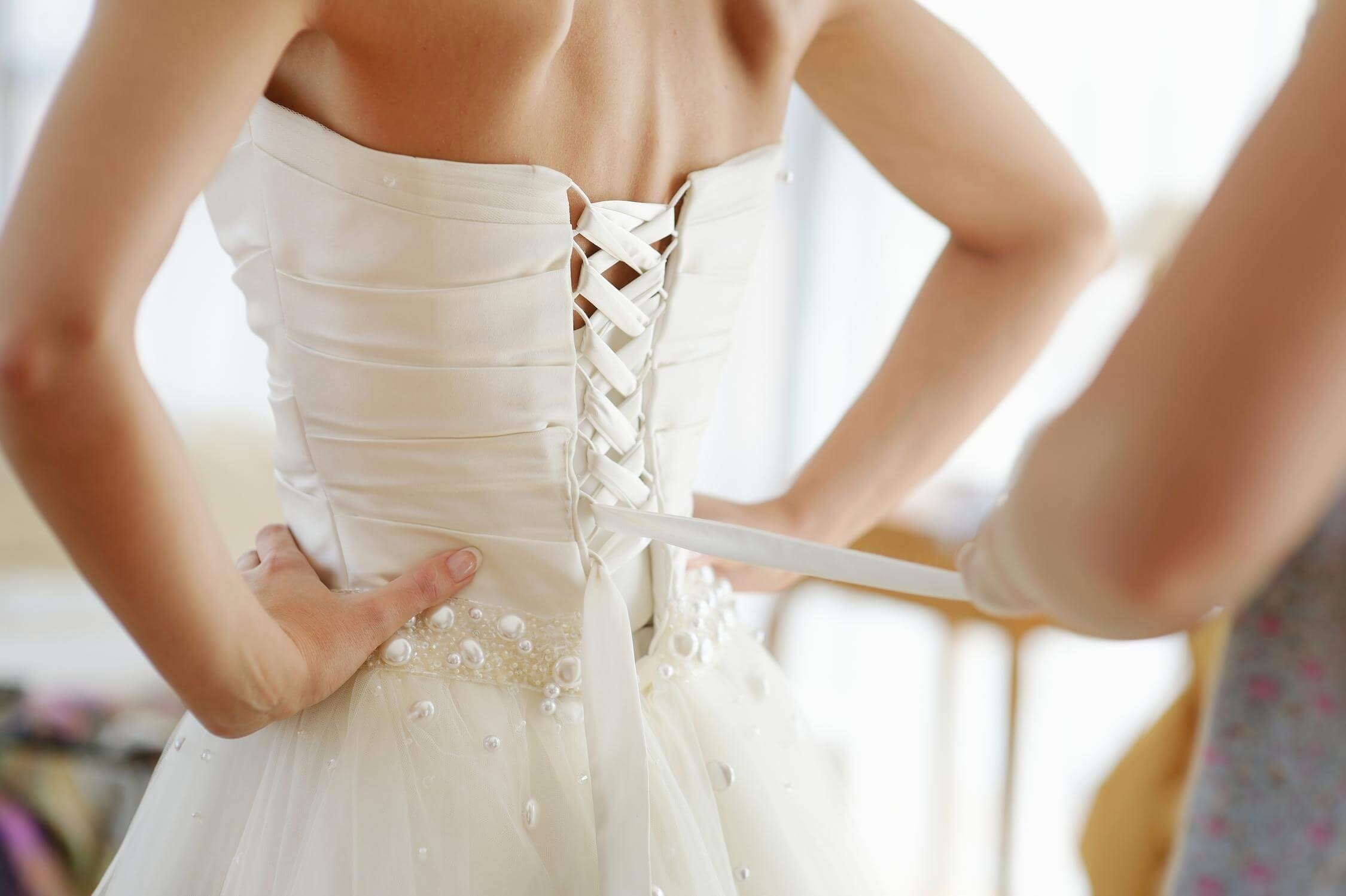 Что надеть на свадебное платье