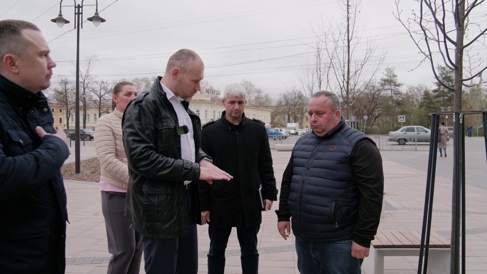 Андрей Накрошаев не принял работы по устранению просадок покрытия на площади у ЦУМа