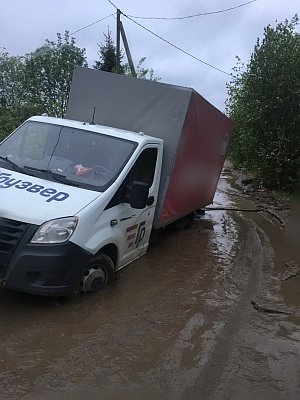 Газель в Вологде провалилась на "смерть"