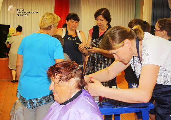 Жителей вологодских деревень обучают парикмахерскому делу