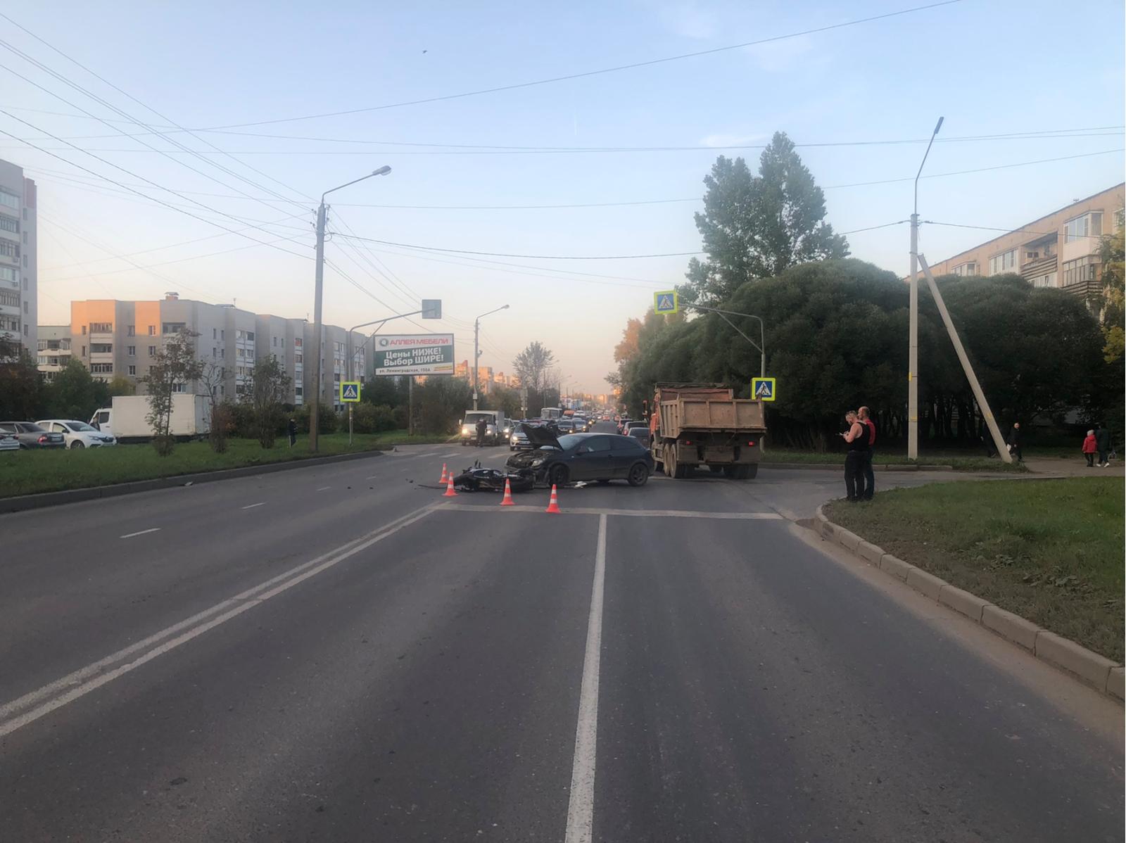 В Вологде на улице Конева иномарка сбила мотоциклиста » Онлайн Вологда - о  том, чем живет Вологда