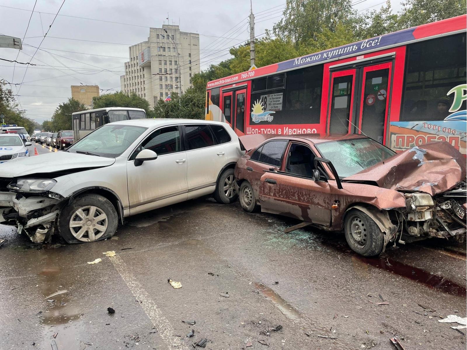 Пьяный водитель устроил ДТП в центре Вологды | 09.09.2021 | Вологда -  БезФормата