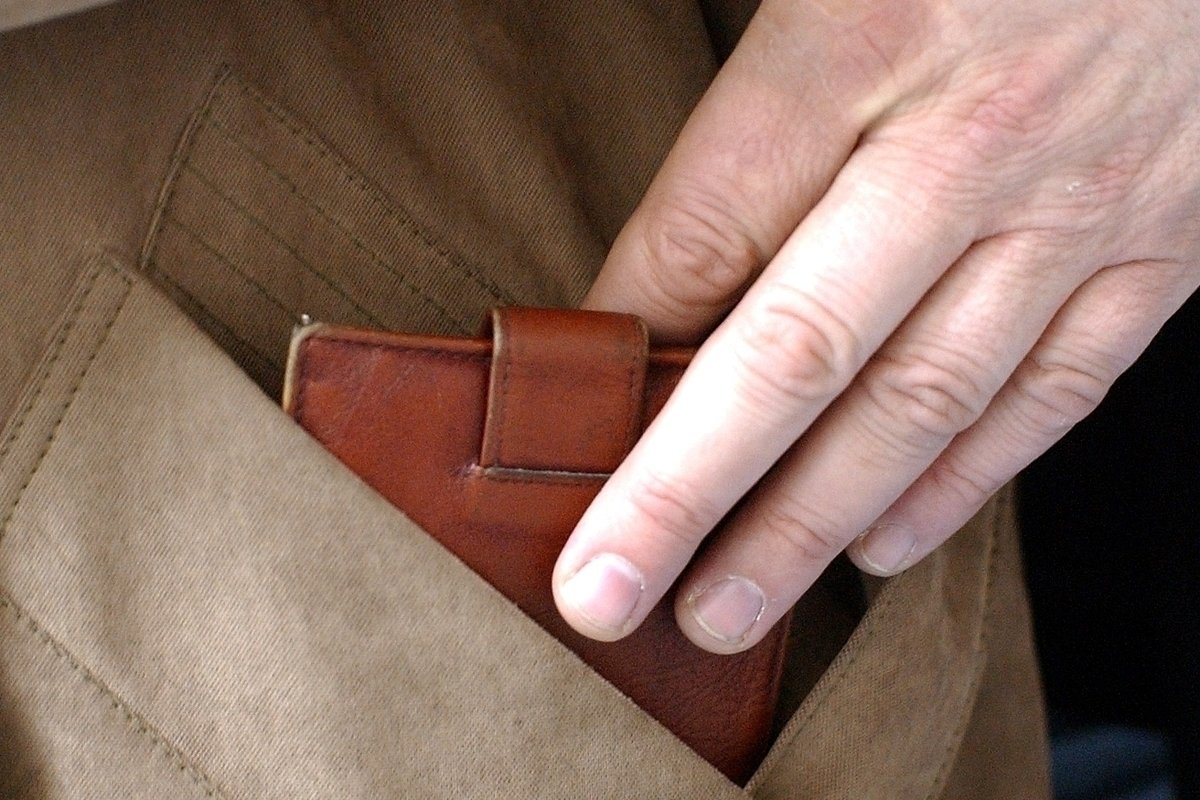 Кража кошелька из кармана