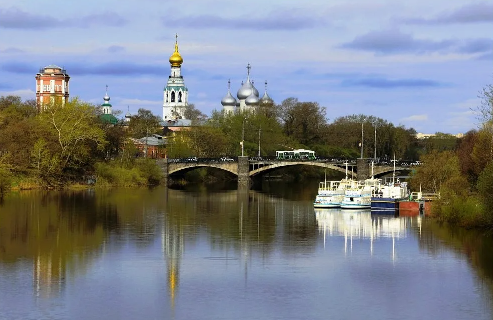 Какая река в вологде. Река Вологда. Река в городе Вологда. Река Вологда в городе Вологда. Вологда река на которой расположен город.