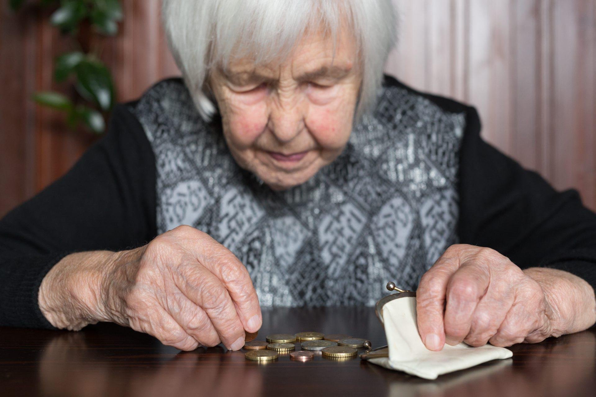 Как будут пересчитывать пенсии женщинам в 2024 году: разбираем перечень возможных оснований