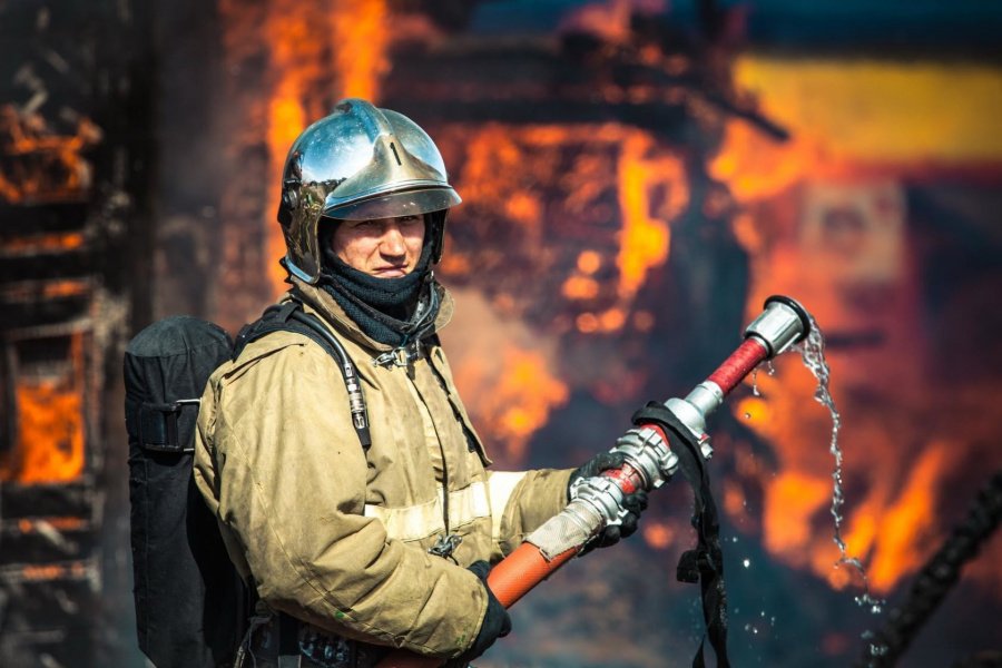 59-летняя женщина получила ожоги на пожаре под Вологдой