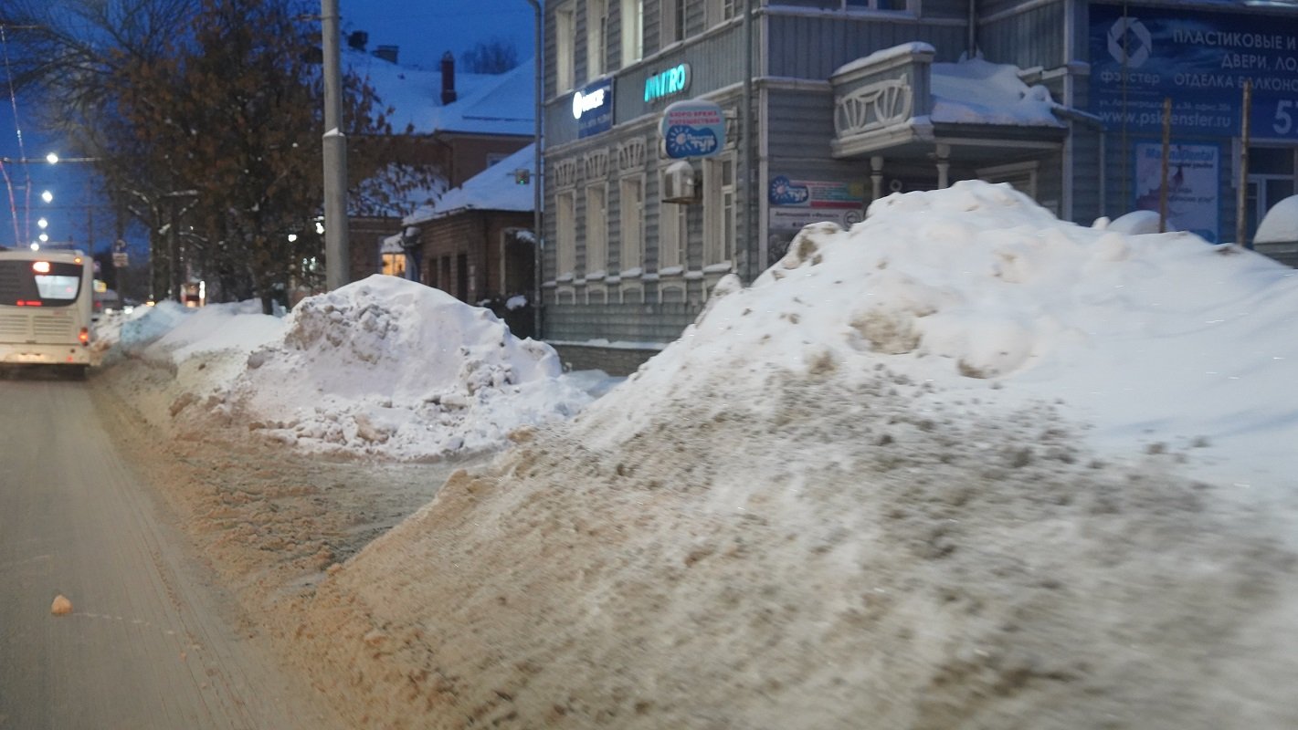 В Вологде представили график вывоза снежных валов с улиц города |  19.01.2024 | Вологда - БезФормата