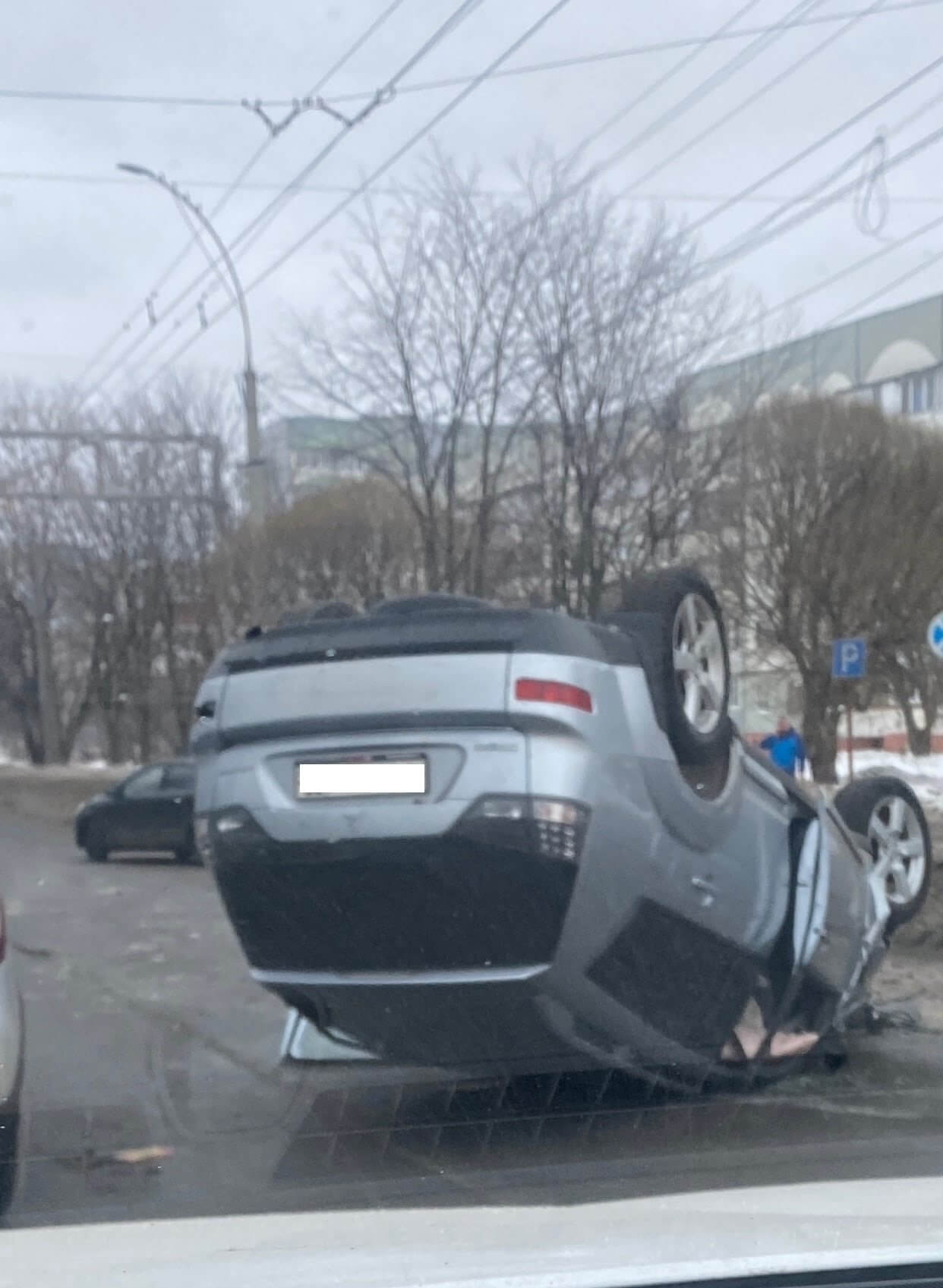 Иномарка перевернулась на крышу на Пошехонском шоссе | 07.03.2024 | Вологда  - БезФормата