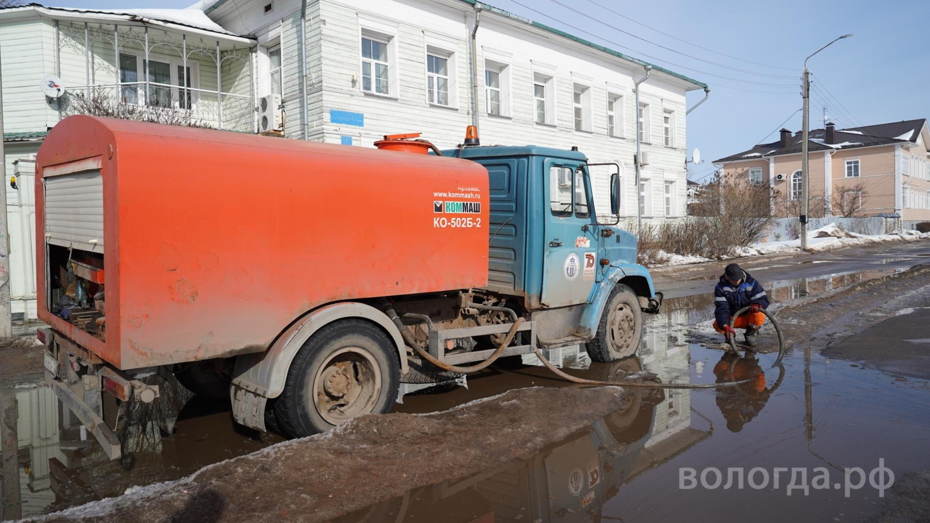 В Вологде прочистили около 300 колодцев ливневой канализации » Онлайн  Вологда - о том, чем живет Вологда