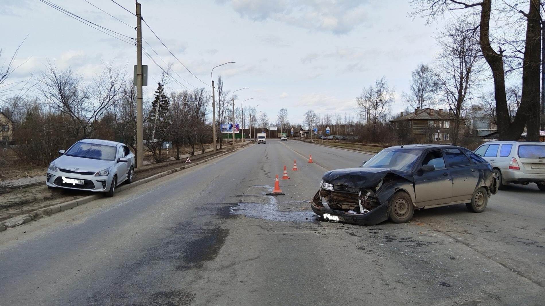 Вологжанка попала в больницу после ДТП на улице Чернышевского | 10.04.2024  | Вологда - БезФормата