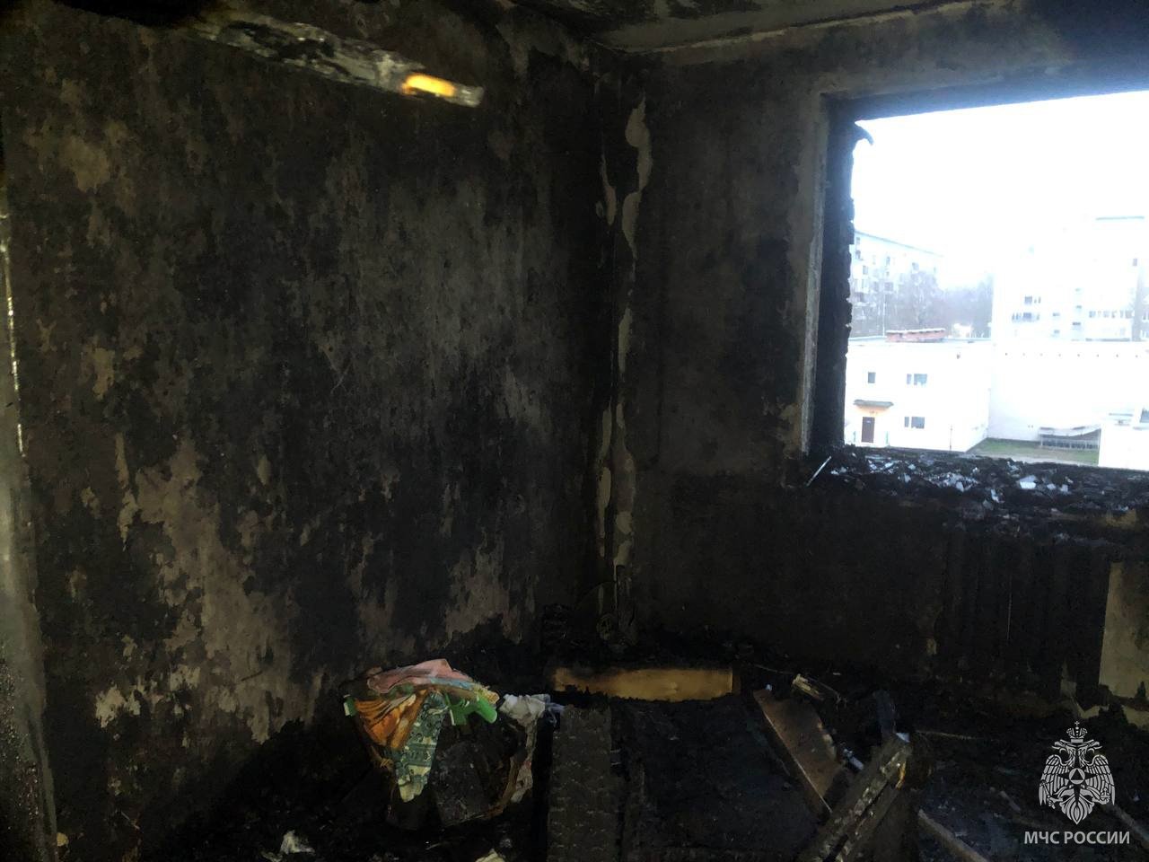 Двух женщин спасли из горящего дома в Череповце