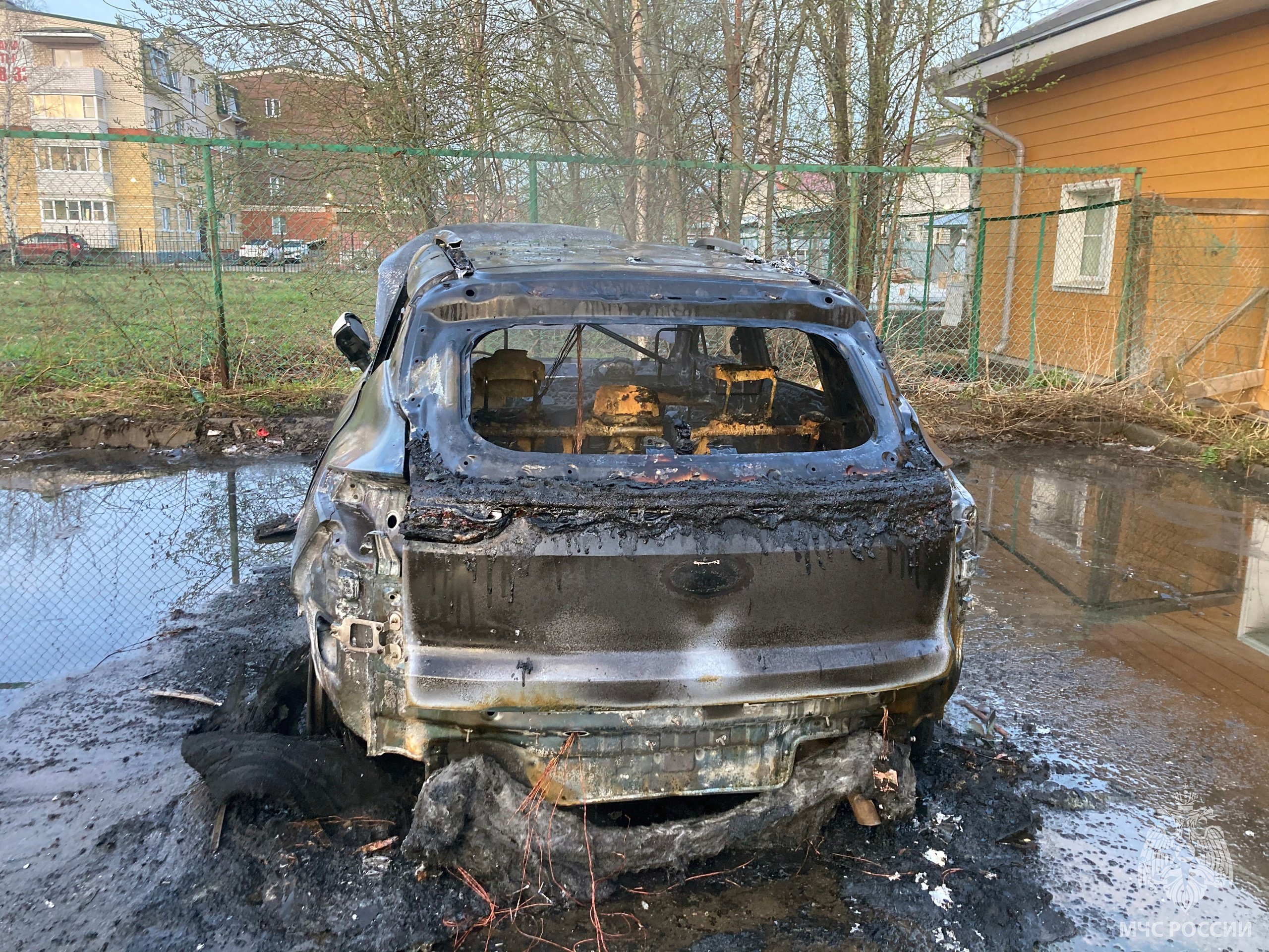 В Вологде неизвестные подожгли автомобиль «Москвич»