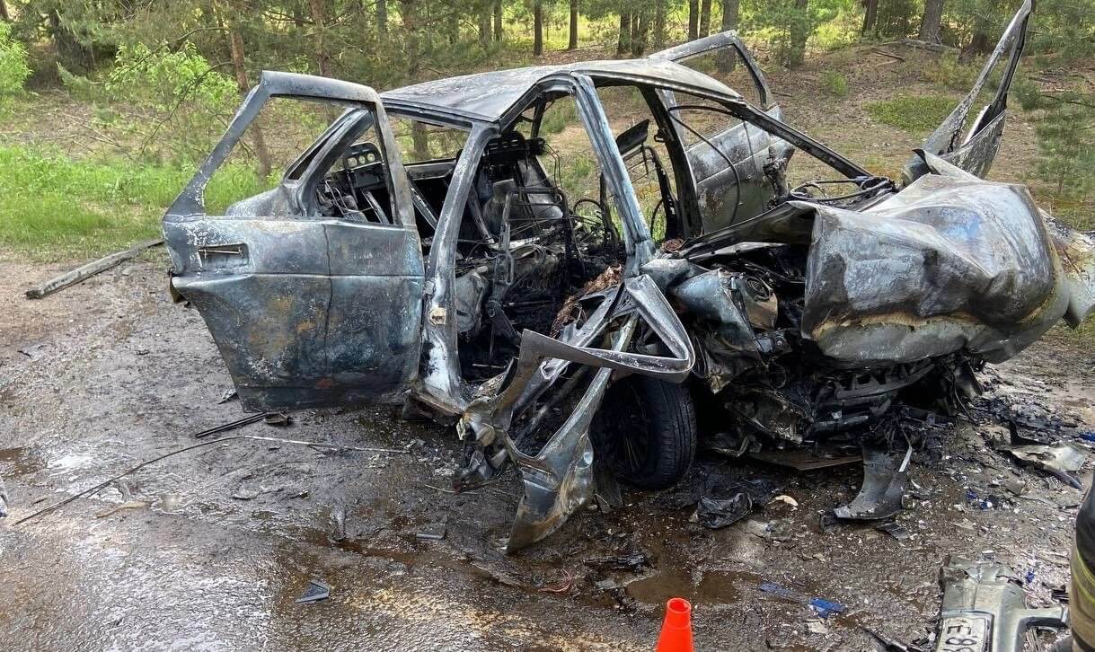 В Великоустюгском округе водитель «Лады» сгорел в машине | 11.06.2024 |  Вологда - БезФормата