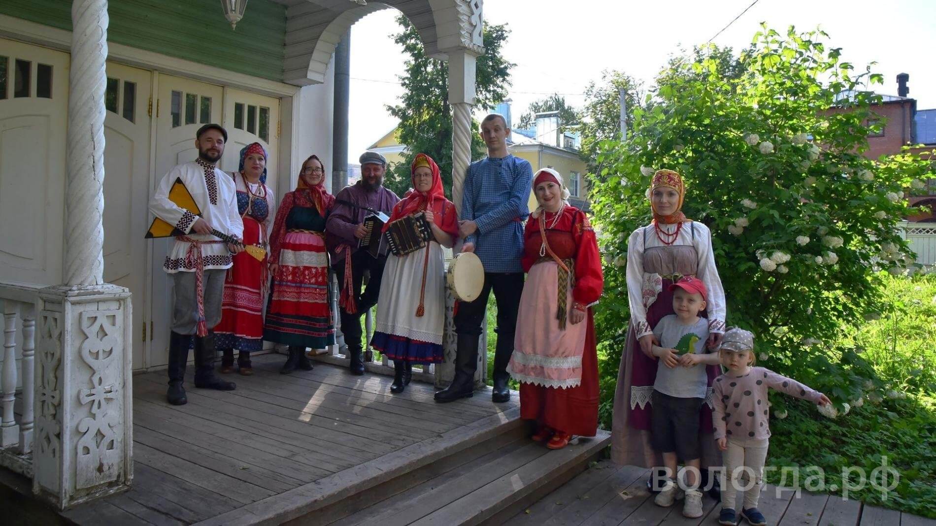 В областной столице проходит фестиваль «Вологодские дворики» | 11.06.2024 |  Вологда - БезФормата