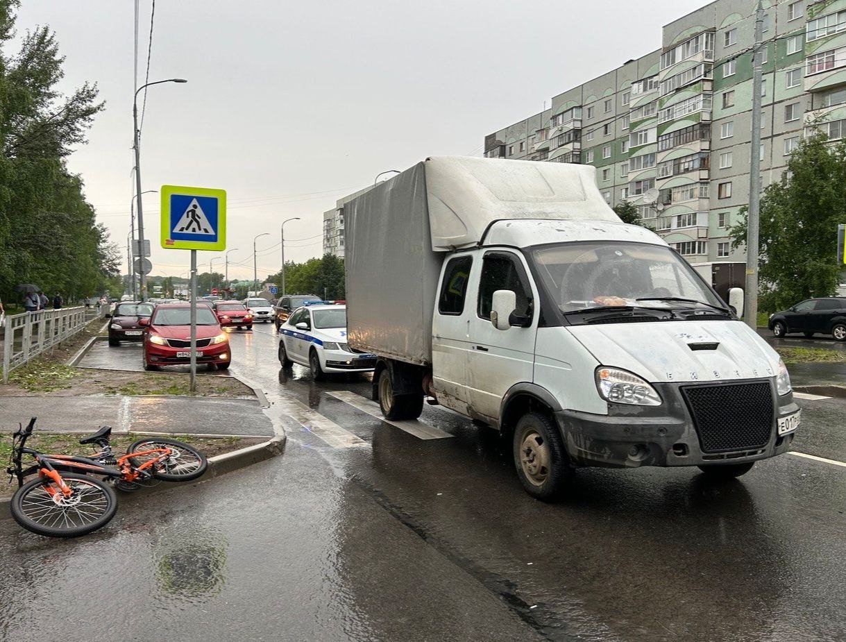 На Ярославской Газель сбила школьника на велосипеде | 20.06.2024 | Вологда  - БезФормата