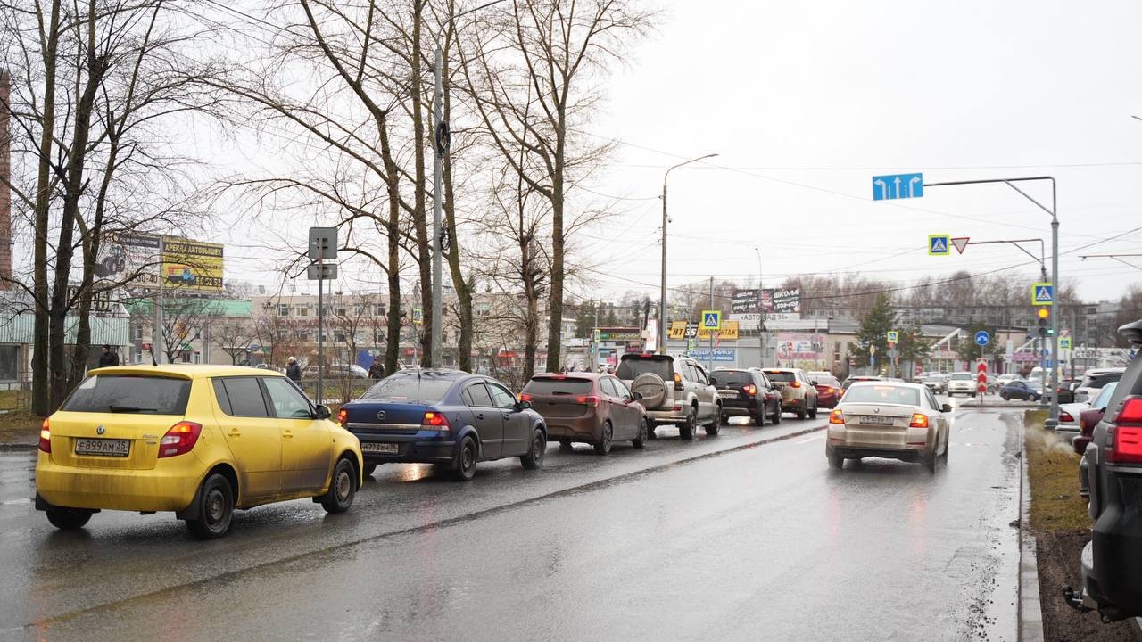 Мэр Вологды проводит опрос по организации безопасного движения в городе