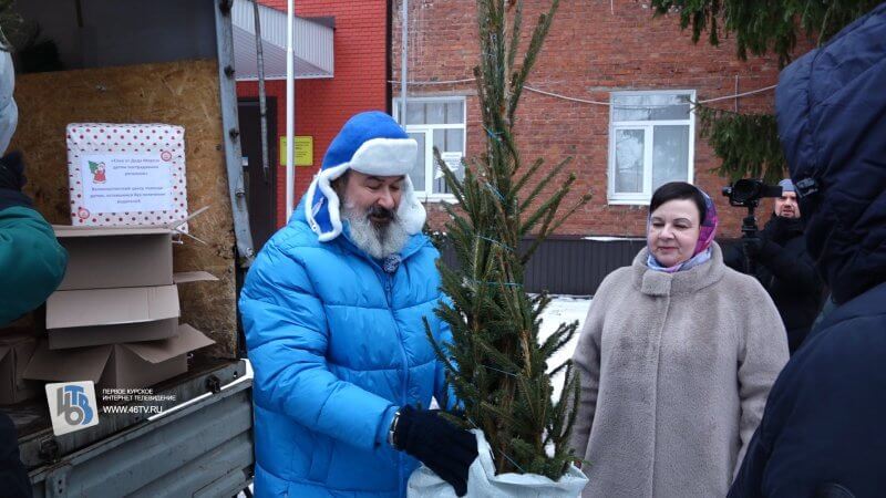 Ели из Великого Устюга отправили в Курскую область