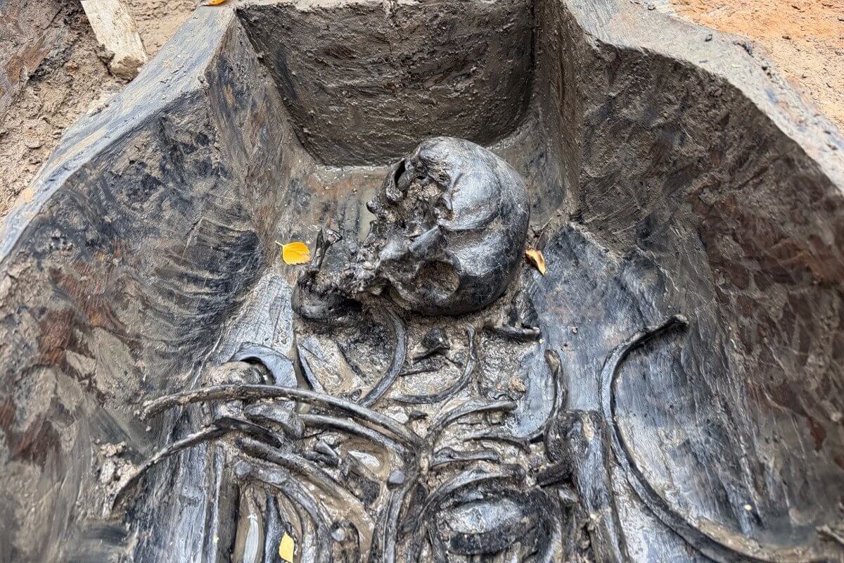 На площади Революции в Вологде обнаружили некрополь XVII века