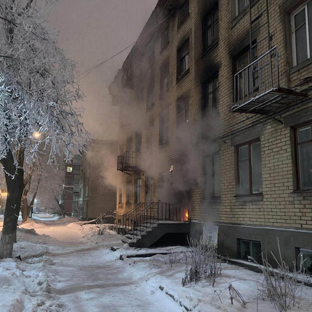 В жилом доме на улице Планерной произошел пожар