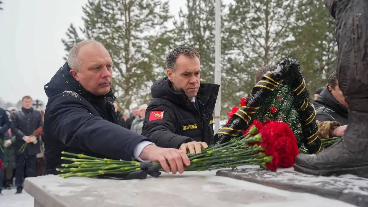 В Вологде в преддверии Дня защитника Отечества почтили память героев СВО