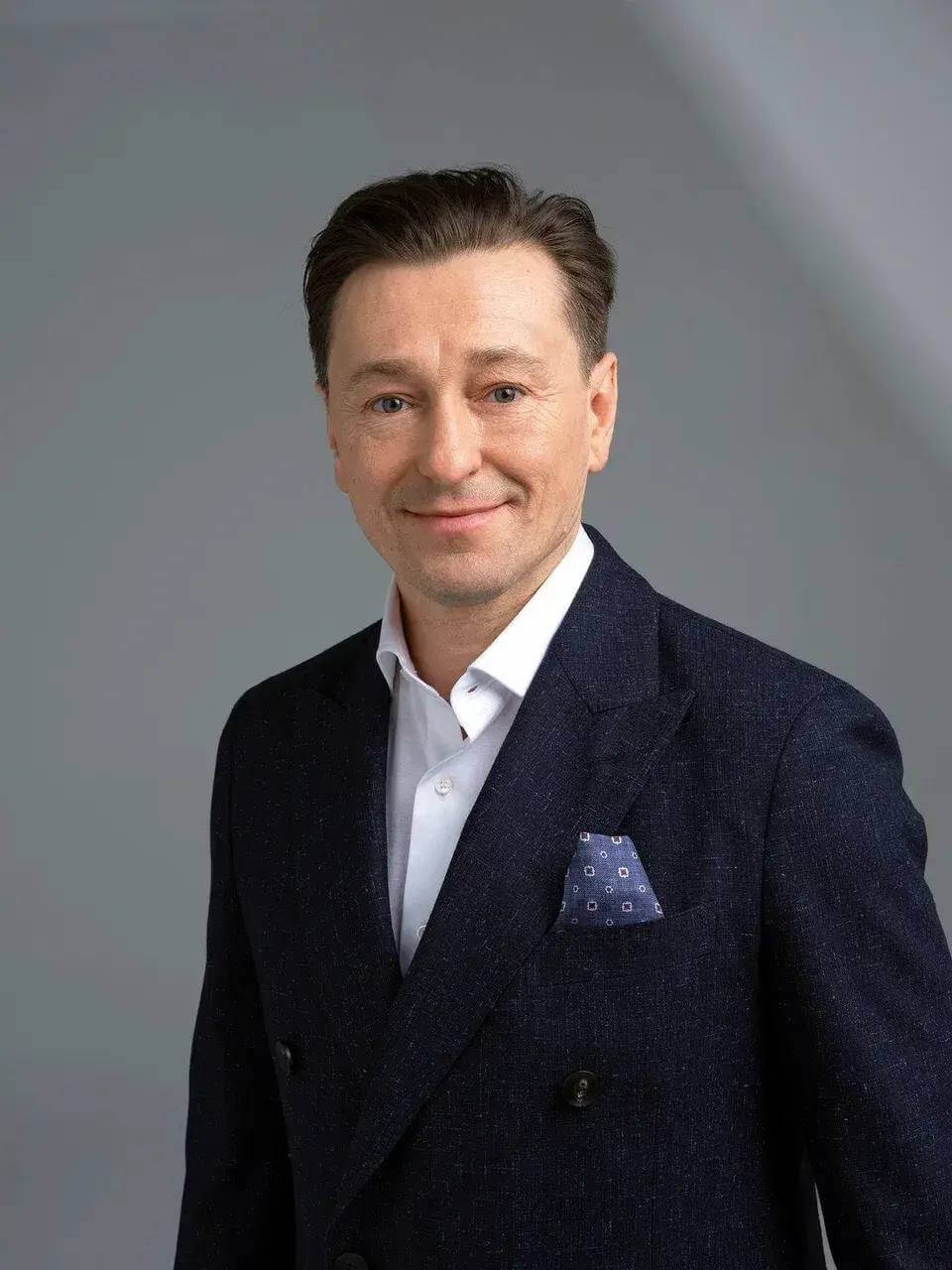 Сергей Безруков выступит в Вологде со спектаклем «Хулиган. Исповедь»