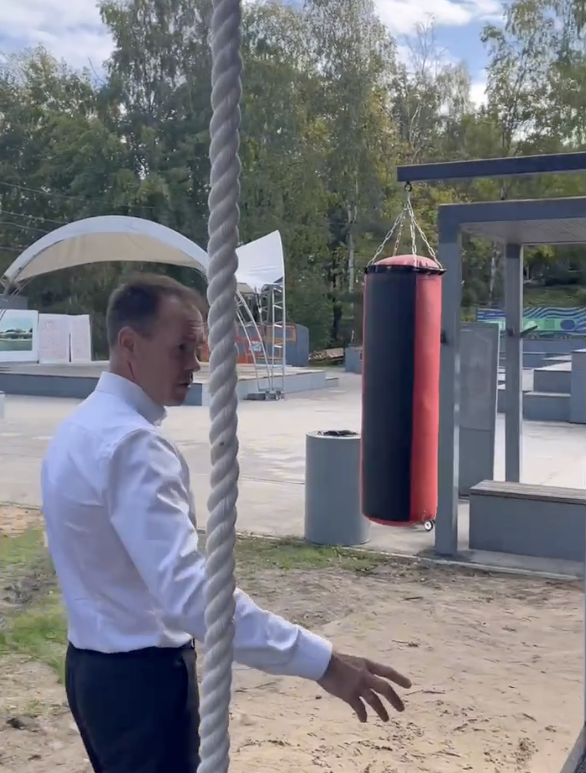 В скейт-парке «Яма»открыли многофункциональную тренажёрную площадку